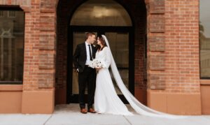10 bandeaux de mariée pour compléter votre look de jour de mariage
