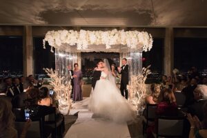 10 magnifiques lieux de mariage juifs à New York - Smashing the Glass
