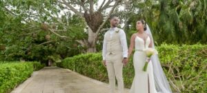 12 Summer Destination Wedding Bouquets