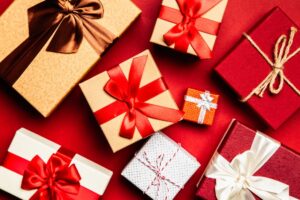 12 règles d'étiquette de cadeau de mariage à suivre