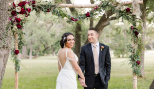 Mariages de charme dans la forêt à Scenic Springs, TX