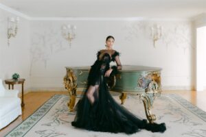 19 robes de mariée noires : inspiration pour les mariées alternatives