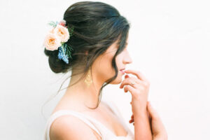 35 coiffures et coiffures de mariée romantiques et élégantes