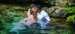 6 façons uniques de faire le nœud à votre mariage à destination