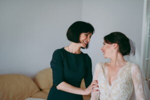 6 traditions de cérémonie de mariage qui incluent votre famille