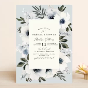 9 meilleures invitations florales de douche nuptiale d'hiver avec des fleurs hivernales