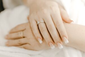 9 trucs et astuces pour votre manucure avant le mariage