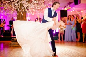 99 premières chansons de danse, liste ultime des premières chansons de danse pour un mariage