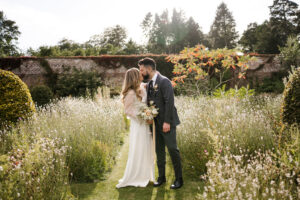 Adrrianne dans The Own Studio pour son mariage d'automne à Middleton Lodge