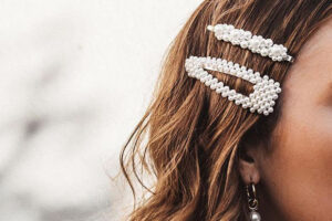 Alerte tendance : barrettes pour cheveux de mariée