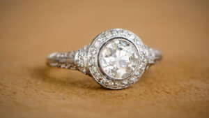 Bagues de fiançailles à profil bas - Estate Diamond Jewelry