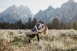 Belle séance de fiançailles au parc national de Grand Teton