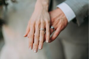 Cadeaux d'anniversaire de mariage par année - Idées cadeaux traditionnelles et modernes