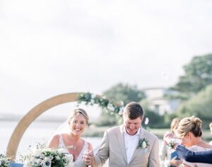 Ce mariage côtier est tout ce que nous aimons dans notre région