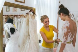 Ce qu'il faut savoir sur les retouches de robe de mariée
