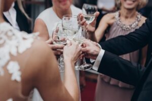 Cinq concasseurs de budget de réception de mariage