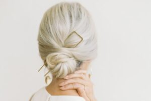 Coiffures de mariée chics et contemporaines