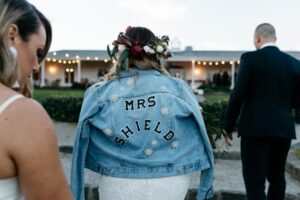 Comment décider de changer de nom après le mariage