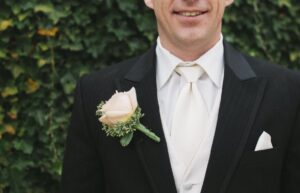 Comment faire des corsages et des boutonnières de mariage ?