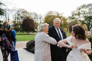 Comment mettre vos invités à l'aise lors d'un mariage Covid