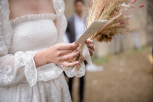 Comment rédiger vos propres vœux de mariage : nos meilleurs conseils