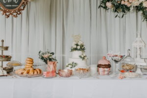 Conseils pour économiser de l'argent pour un budget de dessert de mariage