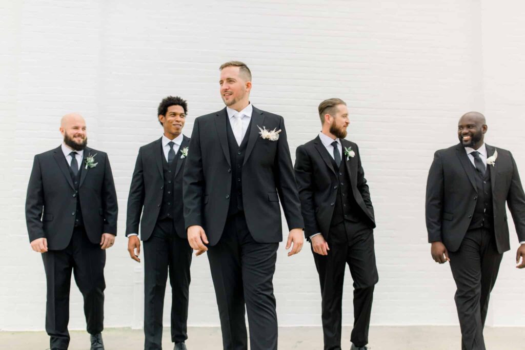 Conseils pour le marié, les garçons d'honneur et les invités - Navi Mariage