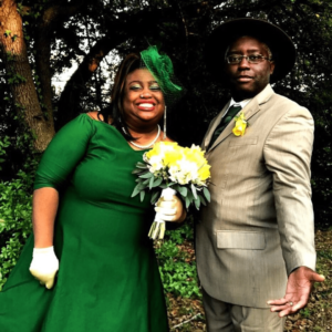 Découvrez comment ce couple a magnifiquement fait pivoter leur mariage avec le Magicien d'Oz
