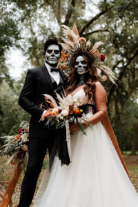 Des idées de mariage pour Halloween qui vous feront trembler les os