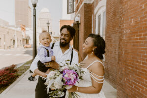 Doux mariage en Alabama avec des teintes de lavande