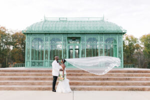Fabuleux mariage d'automne dans un vignoble en Virginie