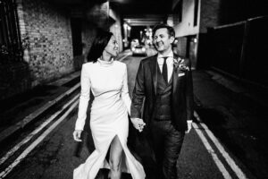 Faye en Bon Bridé pour son mariage du Nouvel An aux Shoreditch Studios |  J'aime ma robe®