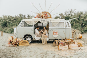Idées d'évasion Boho Beach avec Cool Campervan