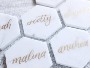 Idées uniques de marque-place pour les mariages
