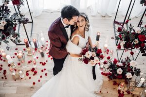 Inspiration de mariage d'hiver de Noël |  Les mariées du festival