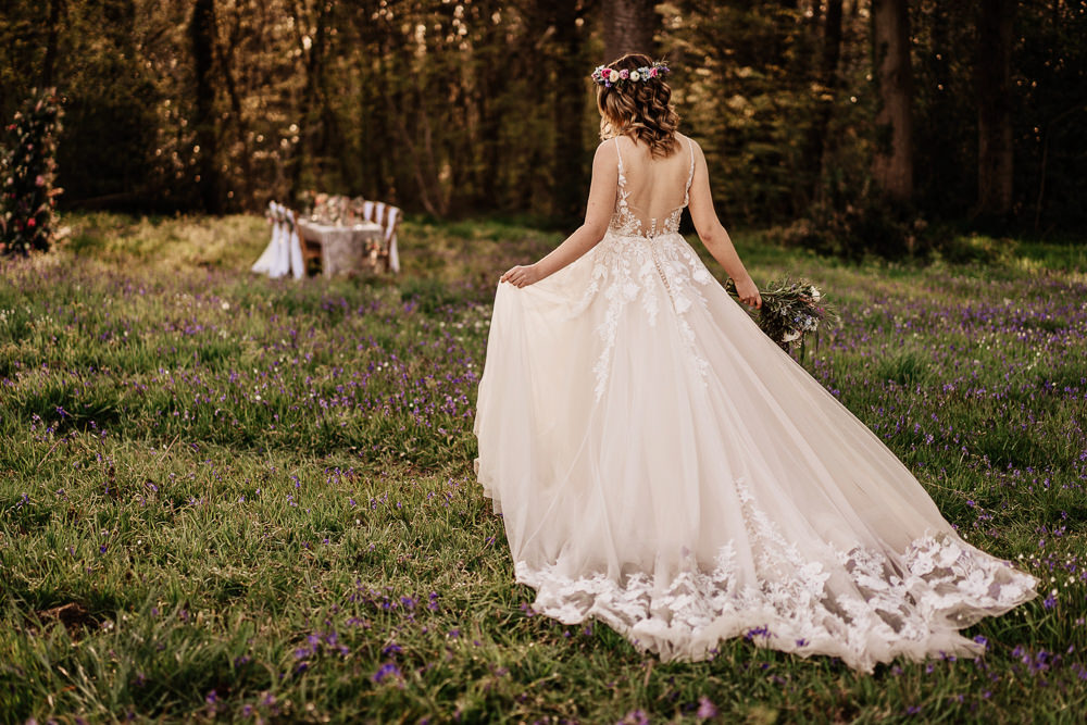 Inspiration de mariage en bois de Bluebell magique et enchanteur