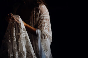 Jolies robes de mariée brodées Boho pour se sentir incroyable dans