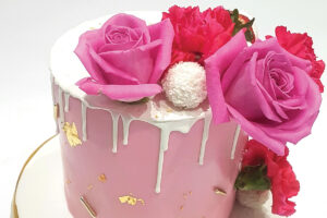 La taille compte : quelle quantité de gâteau de mariage avez-vous réellement besoin pour nourrir vos invités ?