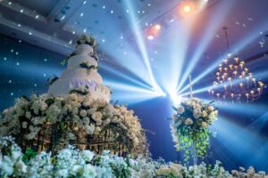 Le guide du mariage maximaliste : allez grand ou rentrez chez vous