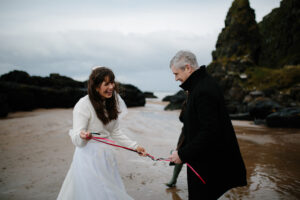 Le mariage de Sara et Gareth sur la plage