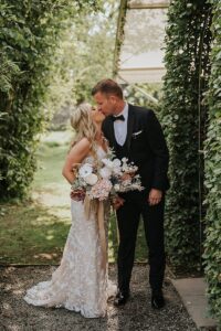 Ask The Experts: What Wedding Gifts Should You Ask For?