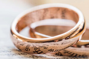 Le rapport de la Commission du droit : Célébrer le mariage, une nouvelle loi sur le mariage |  J'aime ma robe®