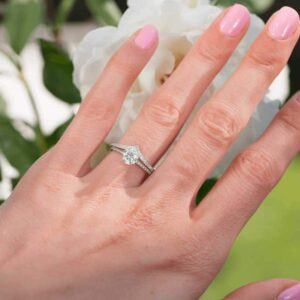 Les 4 principaux avantages des bagues de fiançailles Moissanite