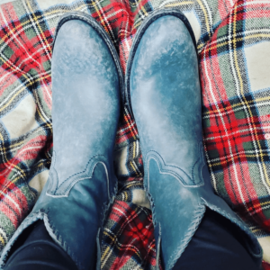 Les meilleures bottes de cow-boy de demoiselle d'honneur pour les mariages