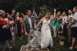 Mariage Boho DIY rempli de rires et de musique de couleur