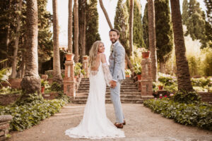 Mariage à destination de Stephanie et Tom à la Casa de los Bates en Espagne