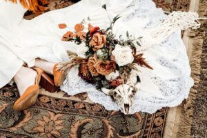 Mariage aux tons terreux sur la tendance