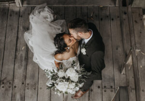 Mariage d'Echuca au bord de la rivière d'inspiration botanique - Mariage à pois