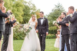 Mariage dans la cour Darling pour 15 personnes - Burgh Brides