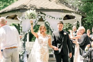 Mariage de conte de fées moderne au Grand Estate à Hidden Acres - Burgh Brides